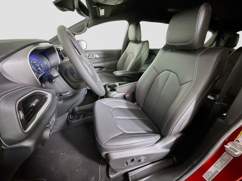 New 2026 Chrysler Pacifica Select image 20