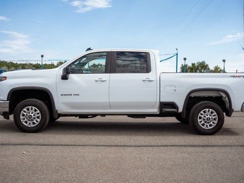 Used 2022 Chevrolet Silverado 2500 LT AWD/4WD image 8