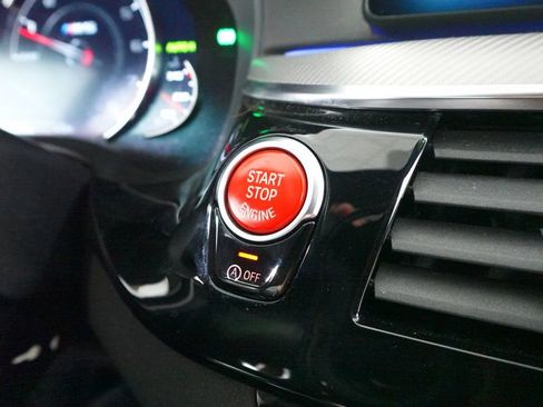 Used 2019 BMW M5 image 23