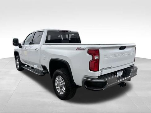Used 2022 Chevrolet Silverado 2500 LTZ w/ LTZ Convenience Package image 11