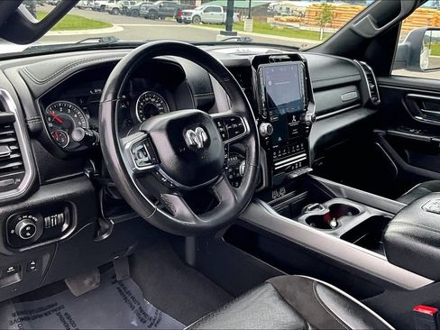 Used 2025 RAM 1500 Laramie AWD/4WD image 14