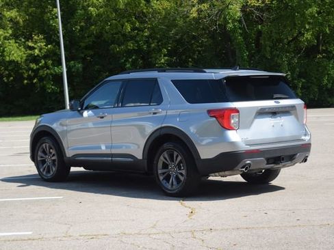 Used 2023 Ford Explorer XLT w/ Equipment Group 202A AWD/4WD image 26