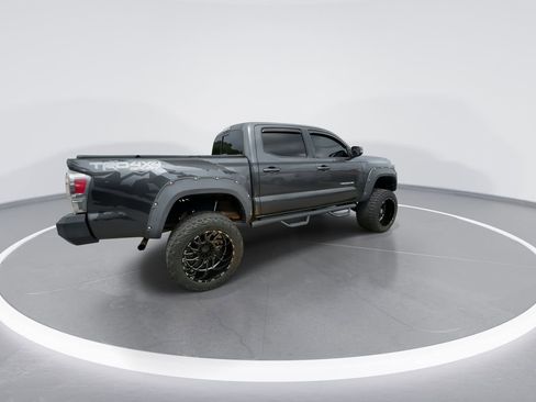 Used 2020 Toyota Tacoma TRD Sport AWD/4WD image 8