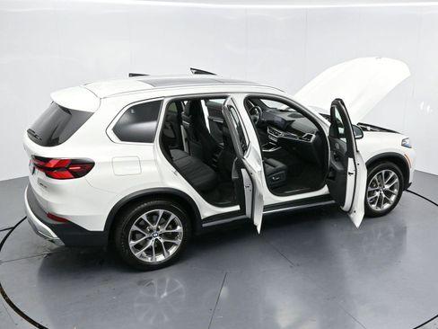 Used 2024 BMW X5 xDrive40i w/ Premium Package image 37