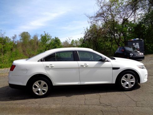 Used 2016 Ford Taurus Police Interceptor image 4