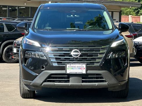 Used 2025 Nissan Rogue SV AWD/4WD image 10