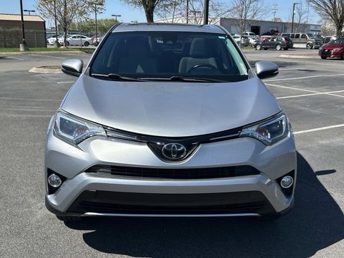 Used 2018 Toyota RAV4 XLE image 10