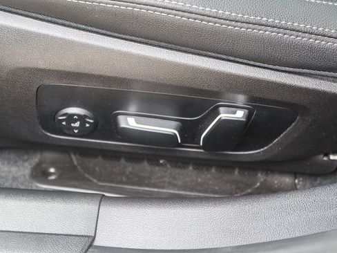 Certified 2025 BMW 330i Sedan image 21