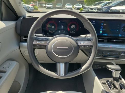 Used 2025 Hyundai Kona SEL FWD image 10