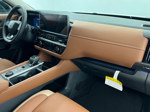 New 2026 Nissan Pathfinder Platinum image 25