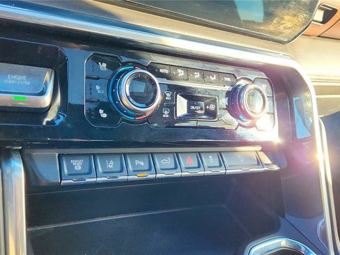 Used 2024 GMC Sierra 2500 Denali Ultimate image 26