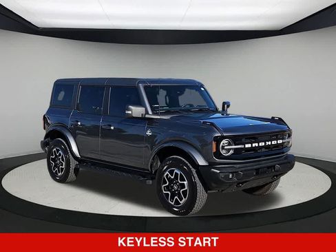 Used 2024 Ford Bronco Outer Banks AWD/4WD image 8