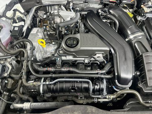 Used 2025 Volkswagen Taos S FWD image 33