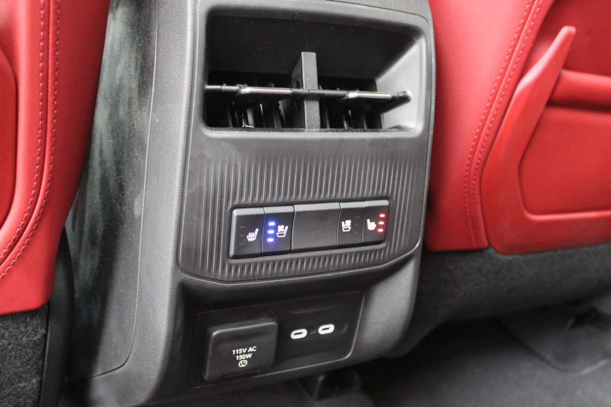 Used 2024 Jeep Wagoneer Launch Edition AWD/4WD image 35