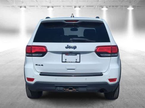 Used 2018 Jeep Grand Cherokee Laredo AWD/4WD image 7