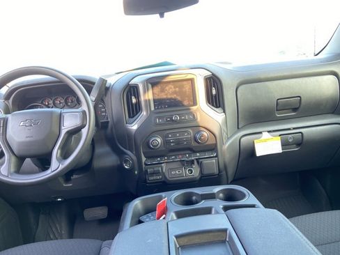 Used 2025 Chevrolet Silverado 1500 Custom Trail Boss AWD/4WD image 15