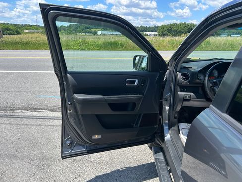 Used 2013 Honda Pilot Touring image 24