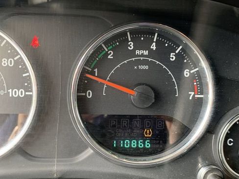 Used 2013 Jeep Wrangler Unlimited Sahara w/ Dual Top Group image 20