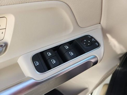 Used 2022 Mercedes-Benz GLB 250 4MATIC image 36