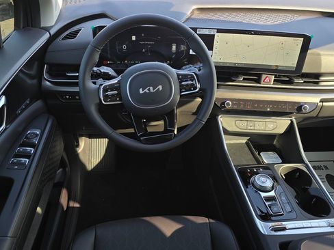 New 2026 Kia Carnival SX image 11