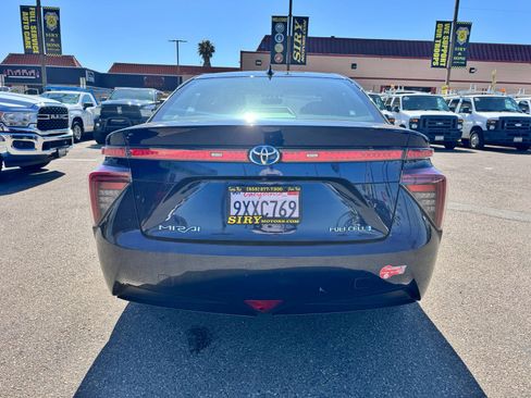 Used 2017 Toyota Mirai FWD image 6