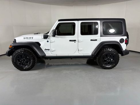 Used 2023 Jeep Wrangler Unlimited w/ Cold Weather Group AWD/4WD image 5