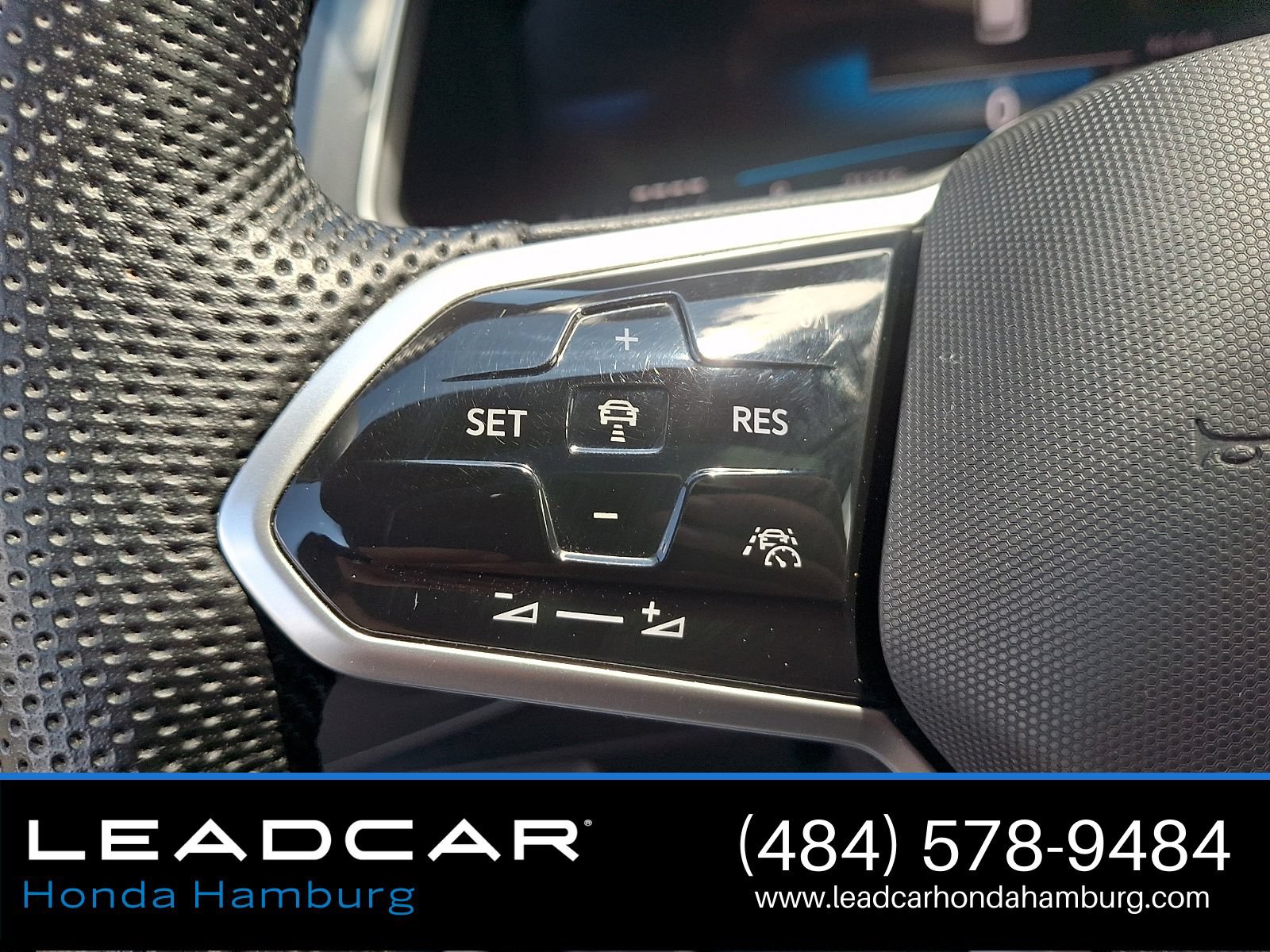 Used 2024 Volkswagen Tiguan SE R-Line AWD/4WD image 22