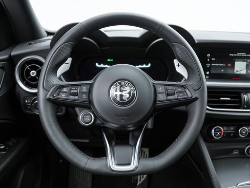 New 2025 Alfa Romeo Stelvio Sprint w/ Convenience Package AWD/4WD image 17