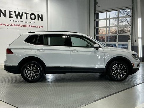 Used 2021 Volkswagen Tiguan SE w/ Panoramic Sunroof Package image 49
