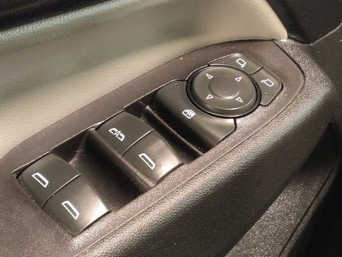 Used 2020 Chevrolet Equinox LS image 27