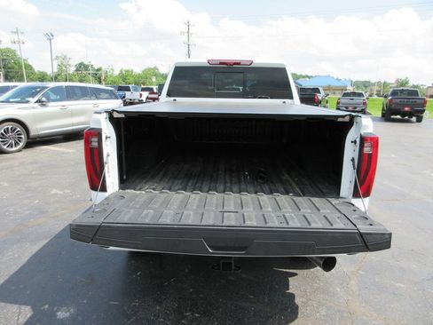 Certified 2025 GMC Sierra 2500 Denali Ultimate AWD/4WD image 8
