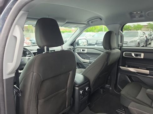 Used 2023 Ford Explorer XLT image 12