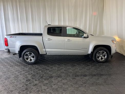 Used 2020 Chevrolet Colorado Z71 AWD/4WD image 2