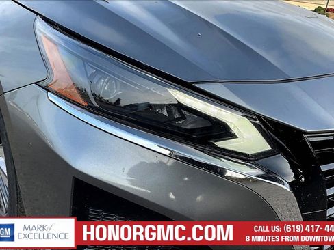 Used 2025 Nissan Altima 2.5 SV image 28