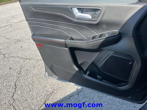 Certified 2025 Ford Escape ST-Line FWD image 17