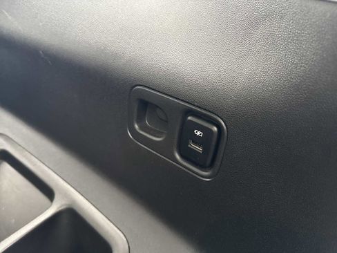 Used 2022 GMC Acadia SLT w/ Elevation Edition image 41