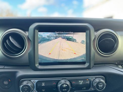 Used 2021 Jeep Wrangler Unlimited Sport image 24