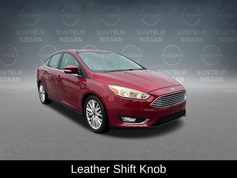 Used 2017 Ford Focus Titanium FWD image 10