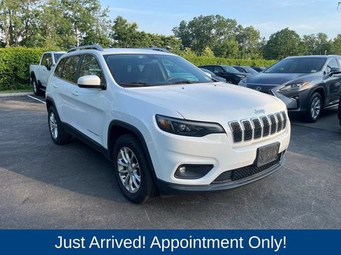 Used 2019 Jeep Cherokee Latitude w/ Popular Appearance Group AWD/4WD image 1