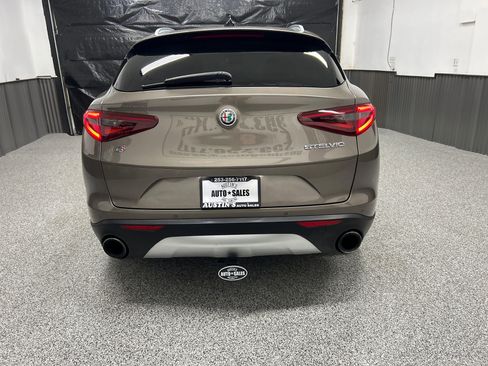 Used 2019 Alfa Romeo Stelvio Ti Lusso w/ Quick Order Package 22X Lusso image 4
