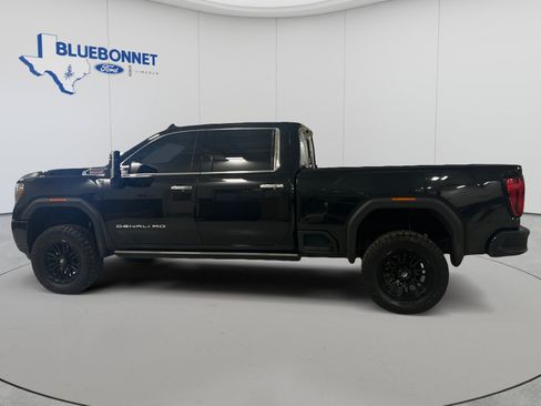 Used 2022 GMC Sierra 2500 Denali w/ Denali Black Diamond Edition AWD/4WD image 5
