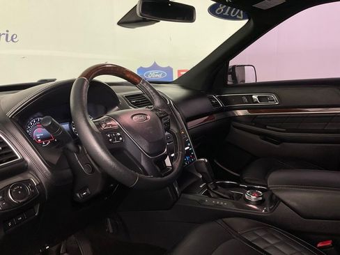 Used 2018 Ford Explorer Platinum image 13