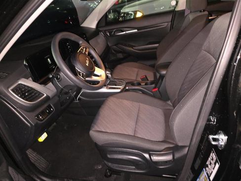 Used 2026 Kia Seltos LX AWD/4WD image 3