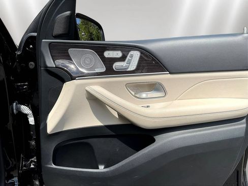 Certified 2023 Mercedes-Benz GLS 450 4MATIC image 31
