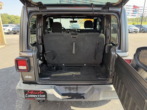 Used 2021 Jeep Wrangler Sport AWD/4WD image 6