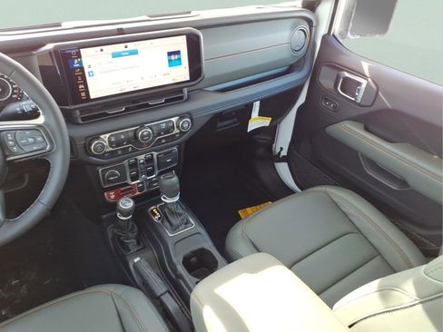 New 2026 Jeep Gladiator Mojave AWD/4WD image 15