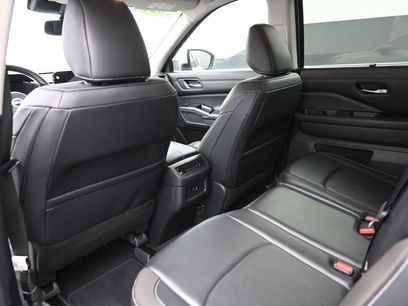 Used 2022 Nissan Pathfinder SL