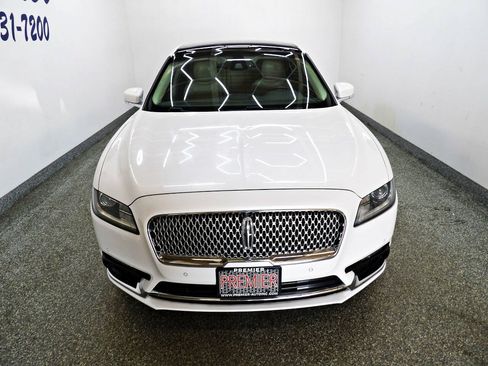 Used 2017 Lincoln Continental Select w/ Climate Package FWD image 2