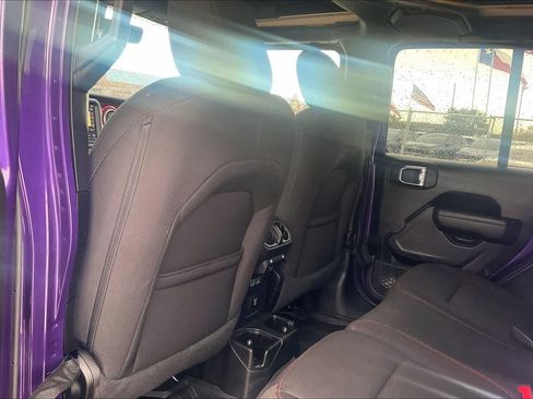 Used 2023 Jeep Wrangler Unlimited Rubicon w/ LED Lighting Group AWD/4WD image 10