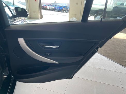 Used 2017 BMW 320i xDrive Sedan image 22